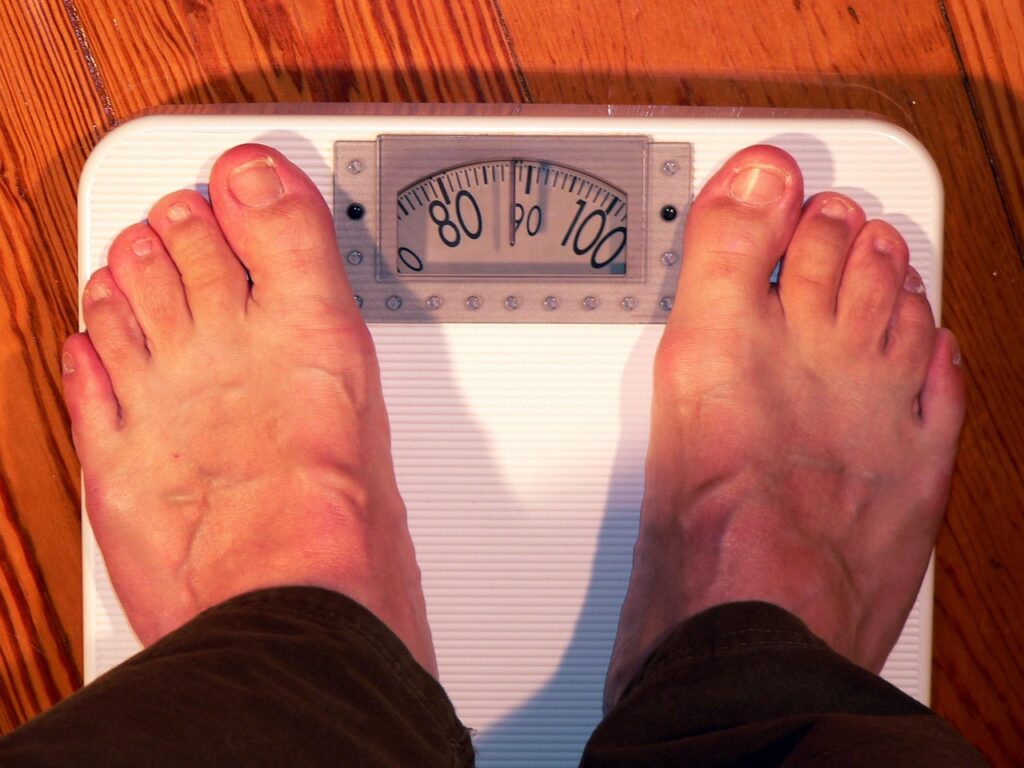 libra, bathroom scale, weight, weigh, coloring, feet, overweight, weight control, weight watchers, control, meal, wolf down, obesity, bathroom scale, weight, overweight, overweight, obesity, obesity, obesity, obesity, obesity